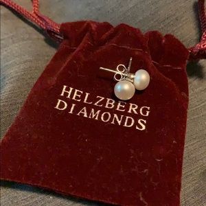 Helzberg stud pearl earrings